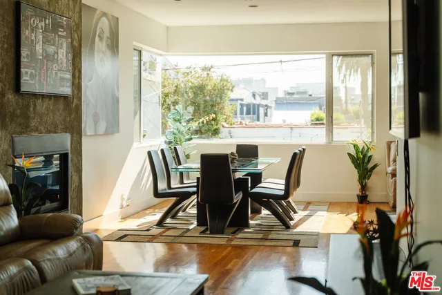 $1,999,000 | 302 South Venice Boulevard, Venice, CA 90291