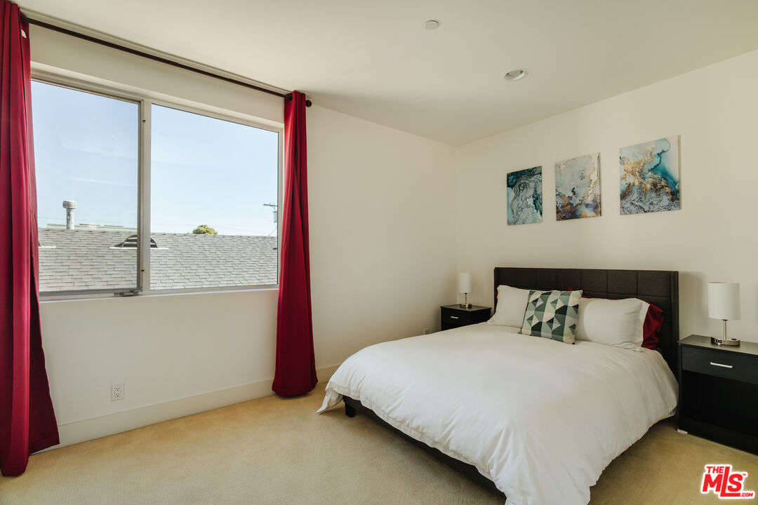 302 South Venice Boulevard Venice, CA 90291 - Photo 23 of 40