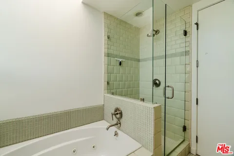 a picture of city view