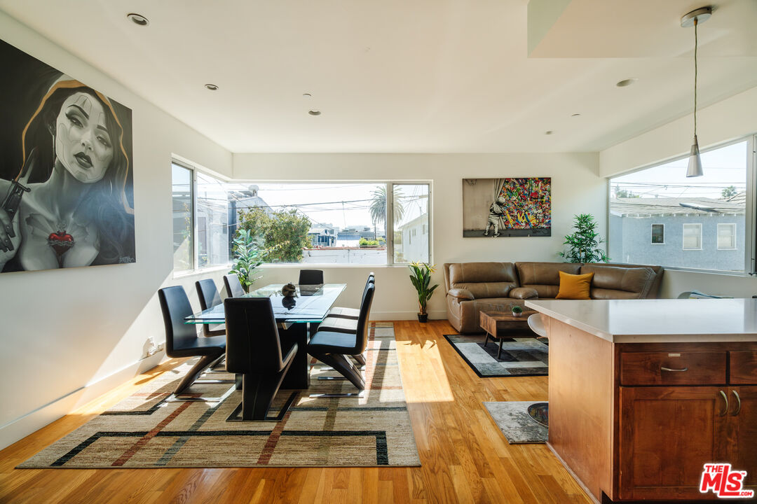 302 South Venice Boulevard Venice, CA 90291 - Photo 3 of 40