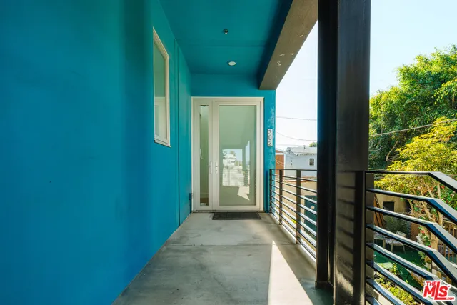$1,999,000 | 302 South Venice Boulevard, Venice, CA 90291