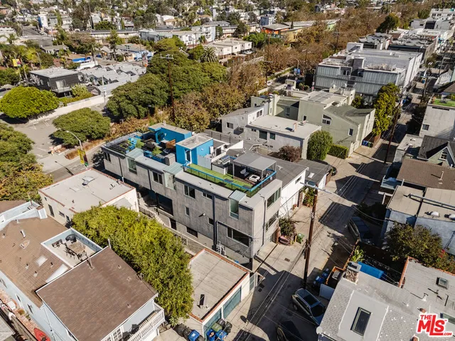$1,999,000 | 302 South Venice Boulevard, Venice, CA 90291