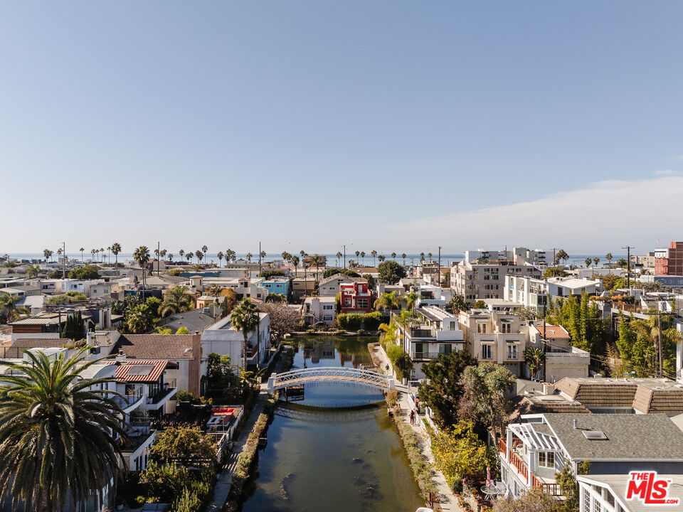 302 South Venice Boulevard Venice, CA 90291 - Photo 44 of 46