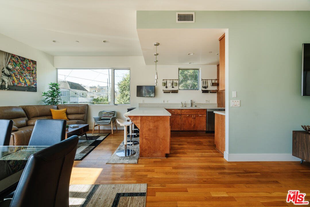 302 South Venice Boulevard Venice, CA 90291 - Photo 8 of 40