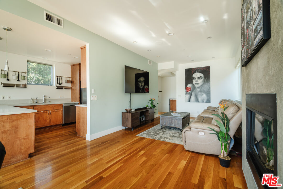 302 South Venice Boulevard Venice, CA 90291 - Photo 9 of 40