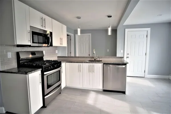 $3,000 | 211 Jefferson Avenue, Unit 3, Salem, MA 01970