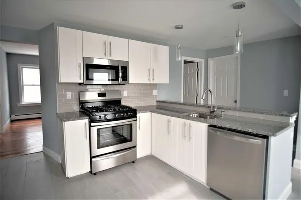 $3,000 | 211 Jefferson Avenue, Unit 3, Salem, MA 01970