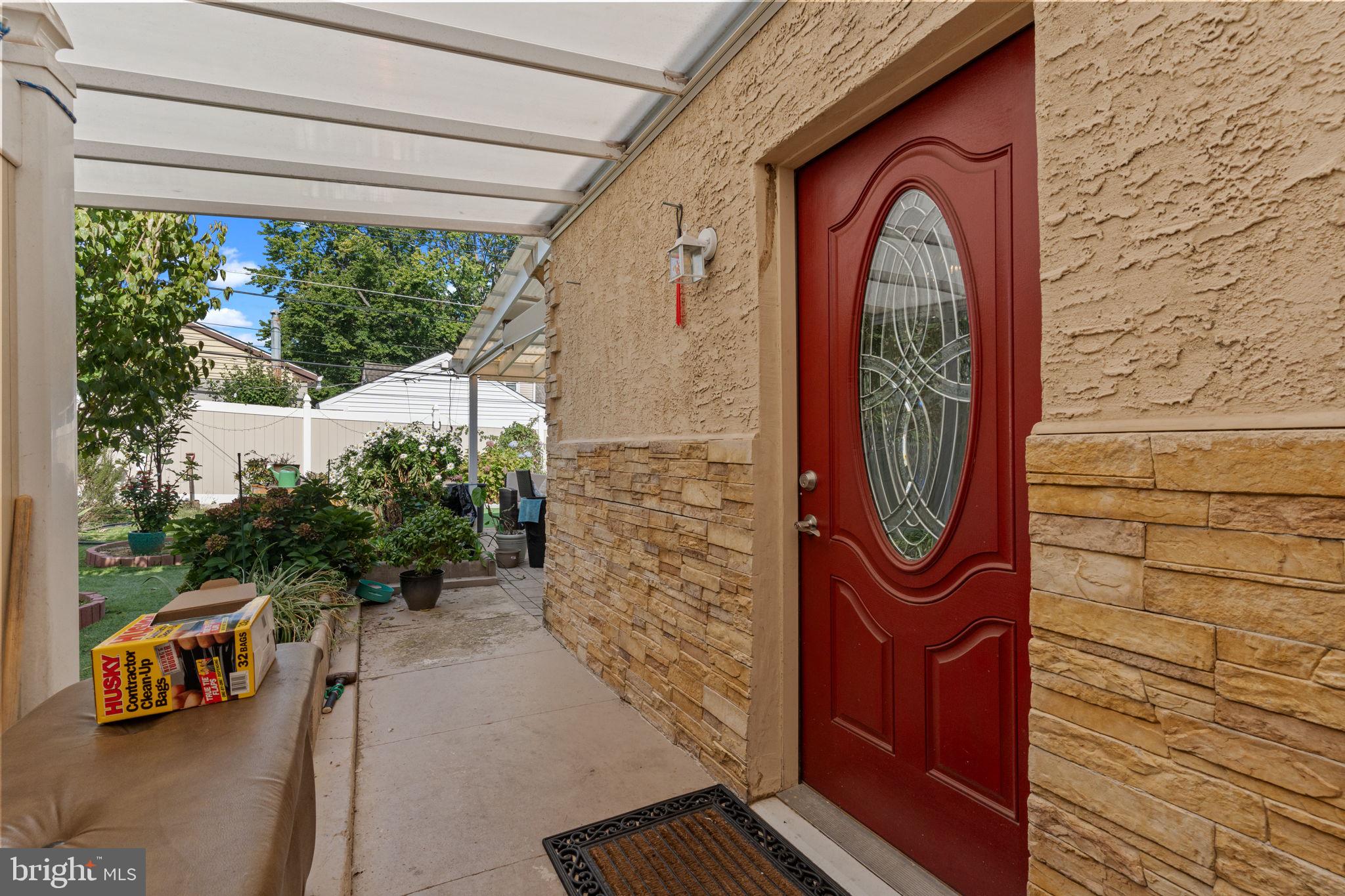 813 Piermont Street Philadelphia, PA 19116 - Photo 3 of 37