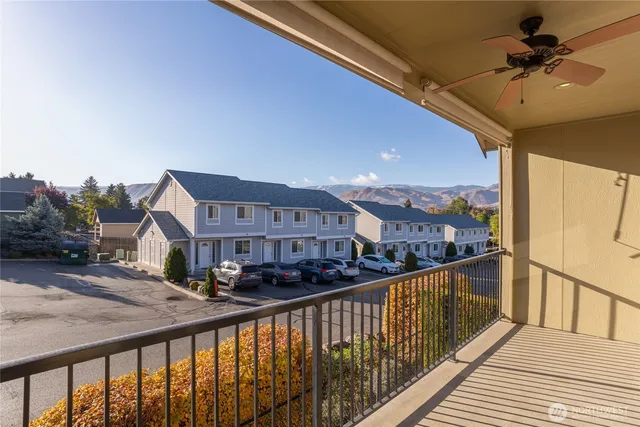 $415,000 | 1051 North Baker Avenue, Unit B203, East Wenatchee, WA 98802