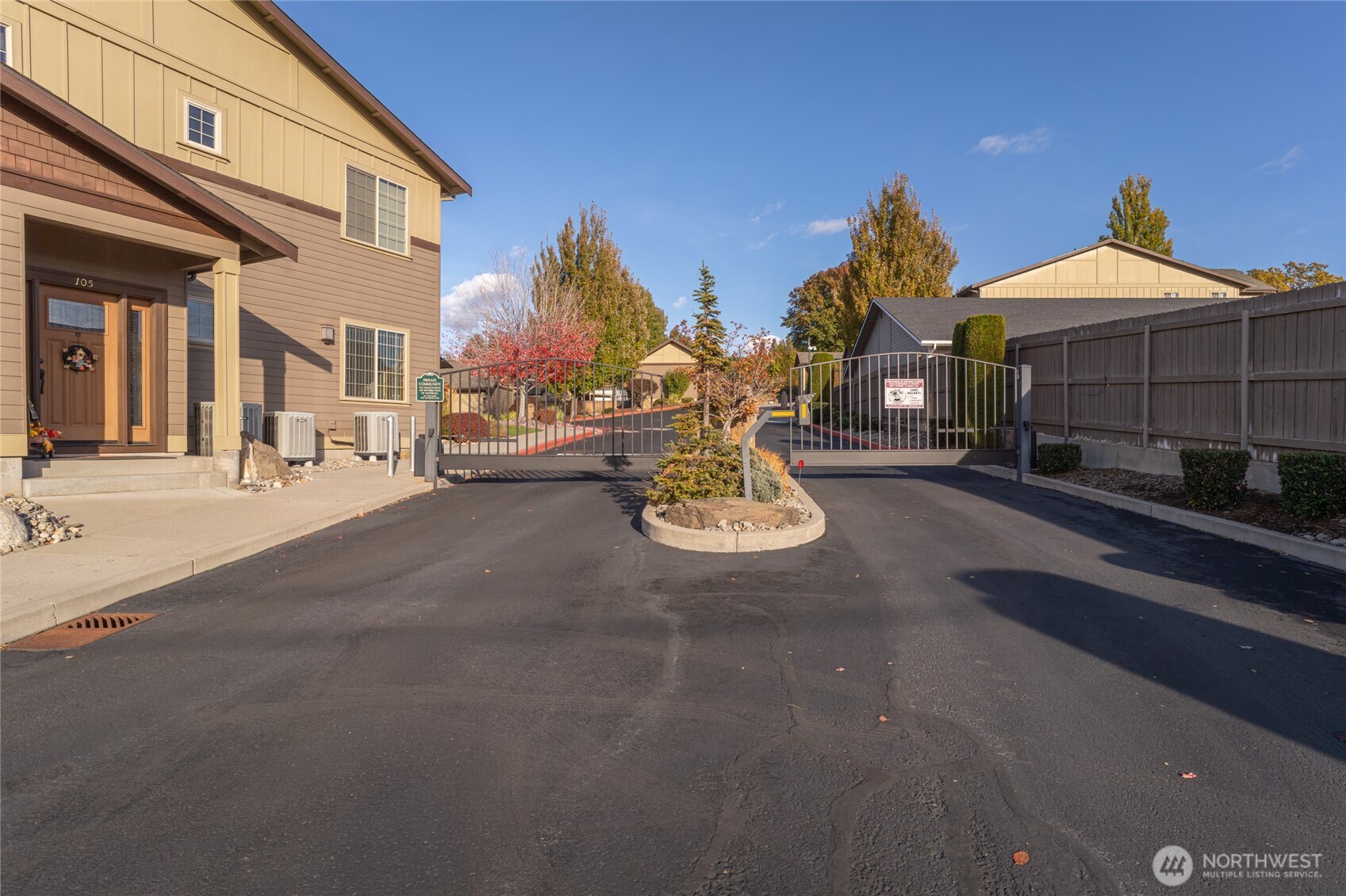 1051 North Baker Avenue, Unit B203 East Wenatchee, WA 98802 - Photo 4 of 33 a view of outdoor space and porch