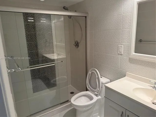 $3,000 | 19380 Collins Avenue, Unit 403, Sunny Isles Beach, FL 33160