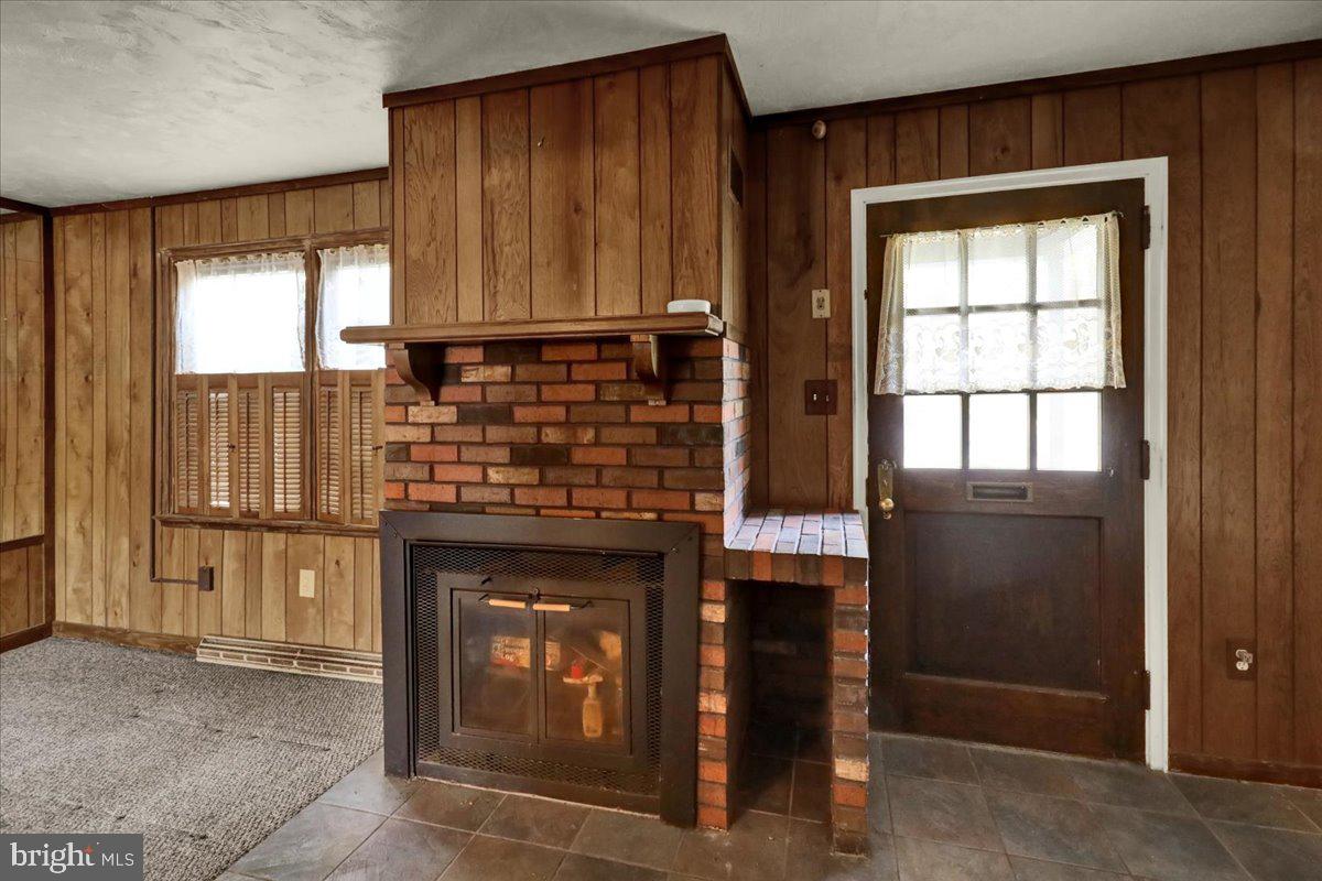 203 Sycamore Road Reading, PA 19611 - Photo 5 of 27