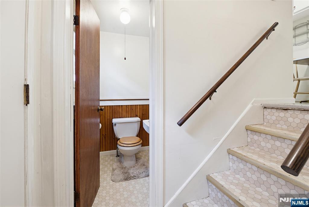 234 Ridgefield Avenue Bogota, NJ 07603 - Photo 12 of 27