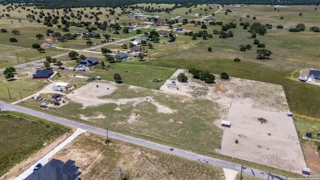 $575,000 | 700 Lake Valley Drive, La Vernia, TX 78121