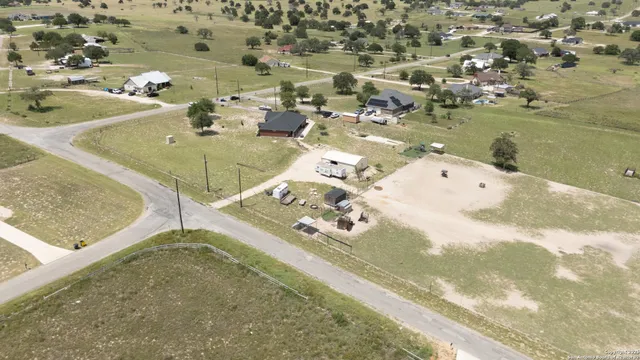 $575,000 | 700 Lake Valley Drive, La Vernia, TX 78121