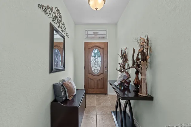 a view of entryway with furniture