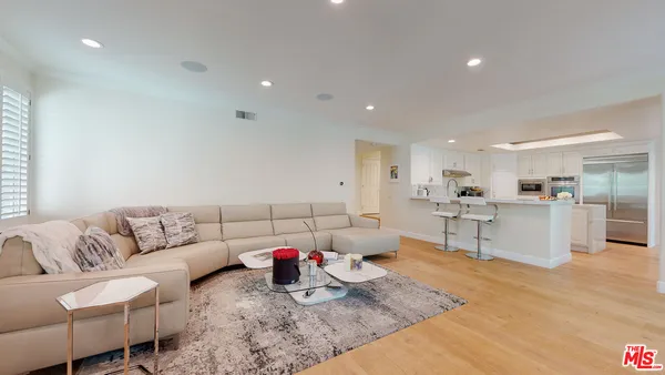 $15,950 | 4950 Densmore Avenue, Encino, CA 91436