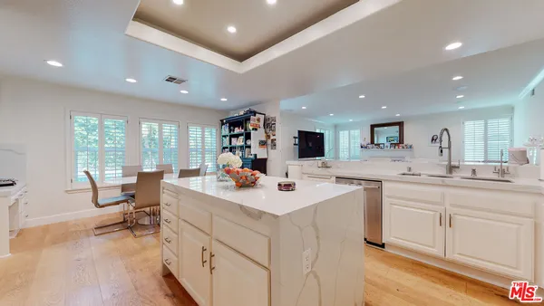 $15,950 | 4950 Densmore Avenue, Encino, CA 91436