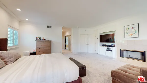 $15,950 | 4950 Densmore Avenue, Encino, CA 91436