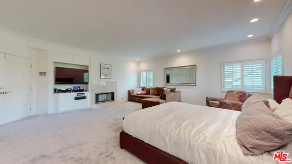 $15,950 | 4950 Densmore Avenue, Encino, CA 91436