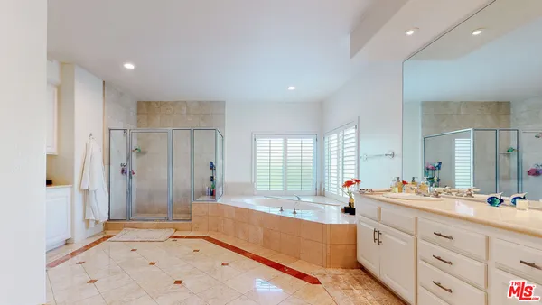 $15,950 | 4950 Densmore Avenue, Encino, CA 91436