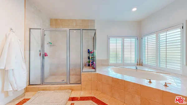 $15,950 | 4950 Densmore Avenue, Encino, CA 91436