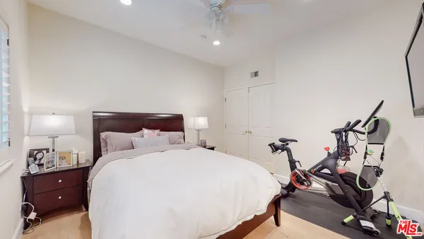 $15,950 | 4950 Densmore Avenue, Encino, CA 91436