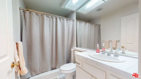 $15,950 | 4950 Densmore Avenue, Encino, CA 91436