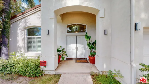 $15,950 | 4950 Densmore Avenue, Encino, CA 91436