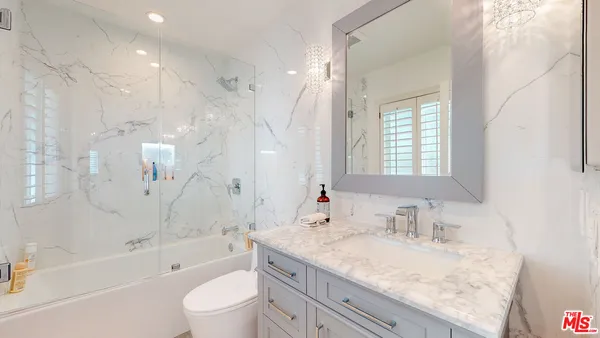 $15,950 | 4950 Densmore Avenue, Encino, CA 91436