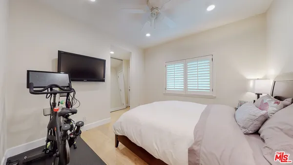 $15,950 | 4950 Densmore Avenue, Encino, CA 91436