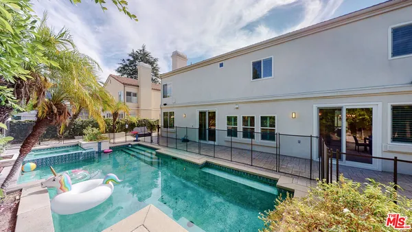 $15,950 | 4950 Densmore Avenue, Encino, CA 91436