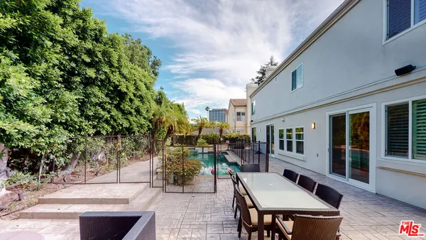 $15,950 | 4950 Densmore Avenue, Encino, CA 91436