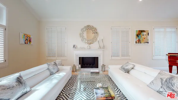 $15,950 | 4950 Densmore Avenue, Encino, CA 91436