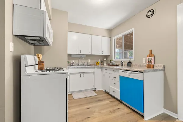 $163,500 | 6031 South Calhoun Street, Fort Wayne, IN 46807