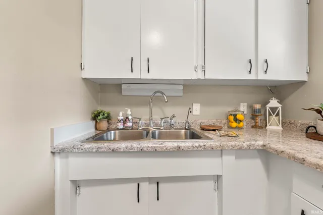 $165,700 | 6031 South Calhoun Street, Fort Wayne, IN 46807