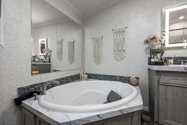 $320,000 | 4454 Shell Landing Road, Vernon, FL 32462