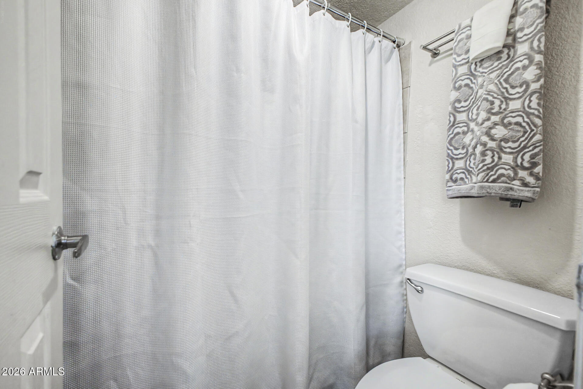 2121 West Royal Palm Road, Unit 1097 Phoenix, AZ 85021 - Photo 14 of 26 Primary Bathroom 2