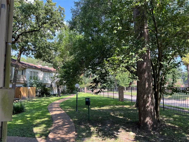 $119,900 | 2100 Tanglewilde Street, Unit 455, Houston, TX 77063