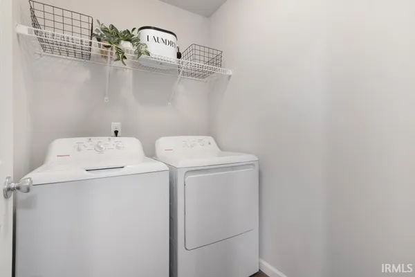 $360,230 | 806 Somerfield Drive, Lakeville, IN 46536