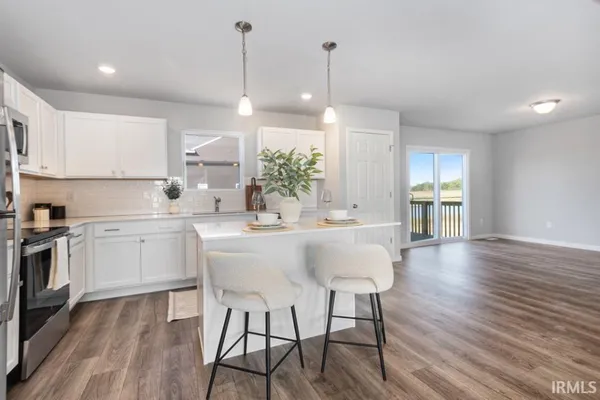 $360,230 | 806 Somerfield Drive, Lakeville, IN 46536