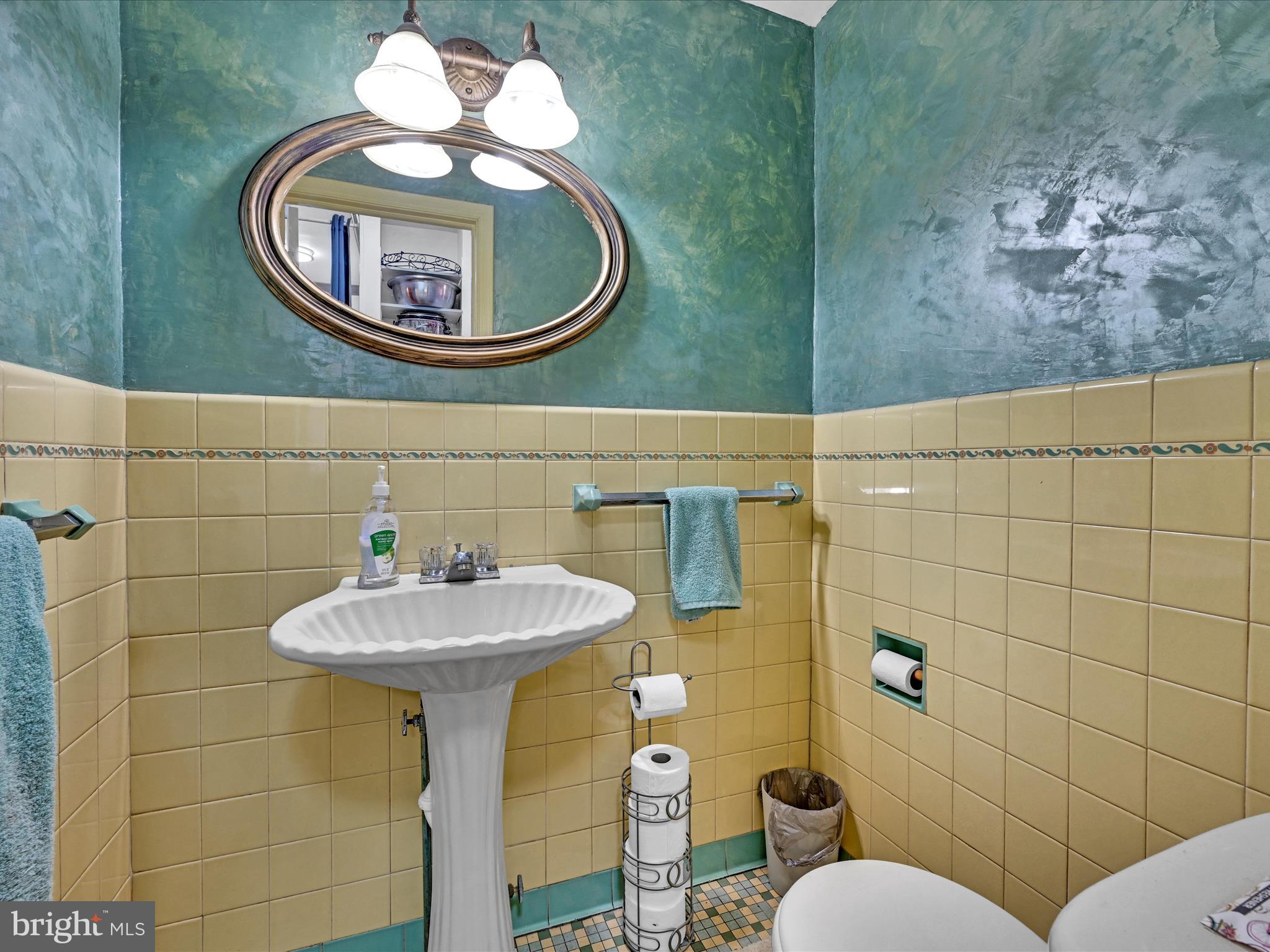 431 Centre Street Ashland, PA 17921 - Photo 24 of 51 Bathroom