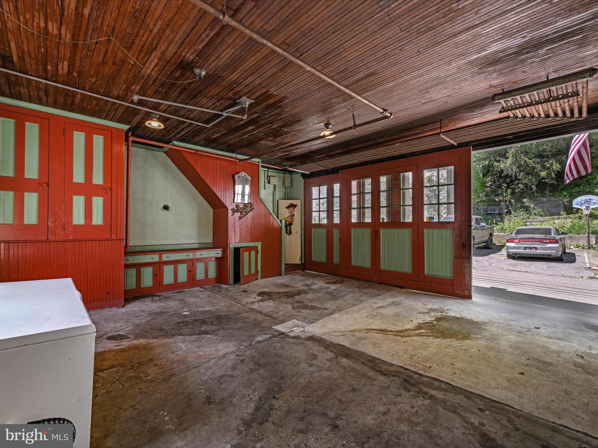 431 Centre Street Ashland, PA 17921 - Photo 49 of 57 Garage