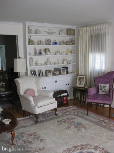 324 Felton Road Lutherville-Timonium, MD 21093 - Photo 4 of 19 Living Room