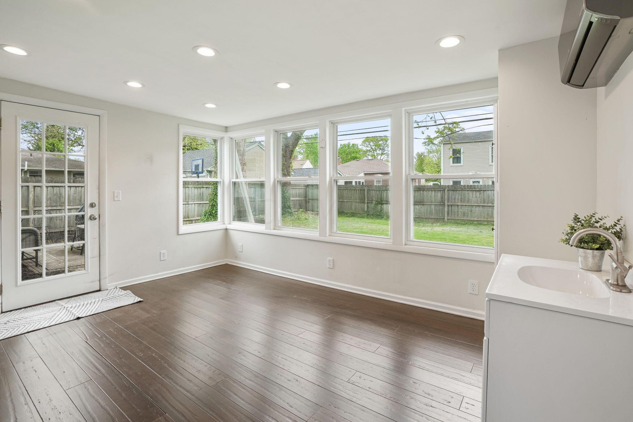 184 North Merkle Road Columbus, OH 43209 - Photo 38 of 46 Florida room