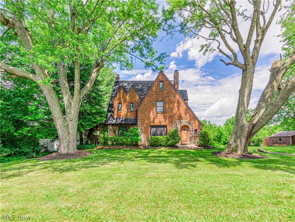 6209 Columbus Road Northeast Louisville, OH 44641 - Photo 1 of 39