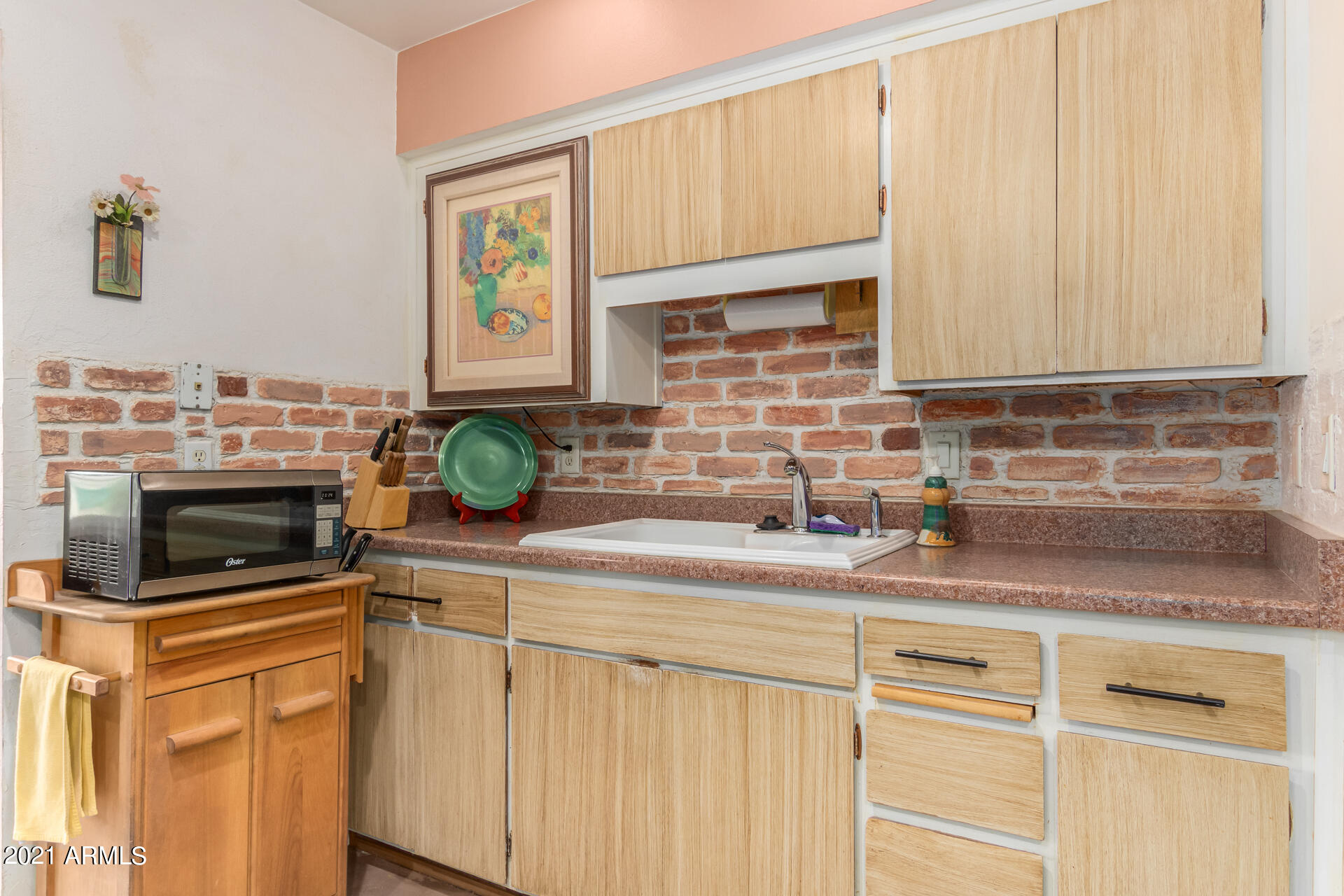 2908 West Charter Oak Road Phoenix, AZ 85029 - Photo 11 of 28 Kitchen