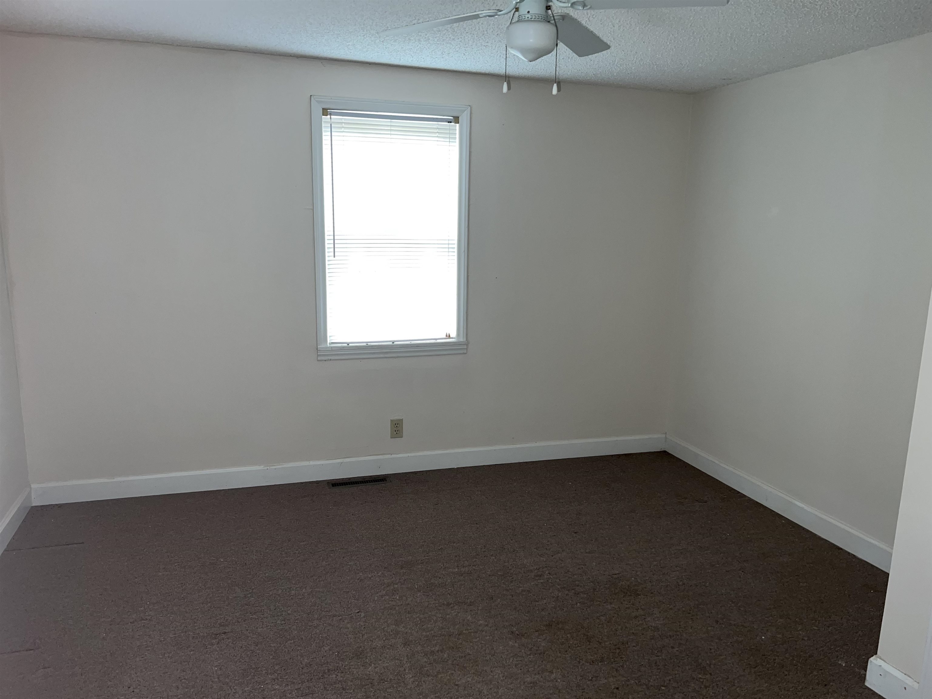 138 Hughes Street Duncan, SC 29334 - Photo 4 of 10 Gallery Image 4