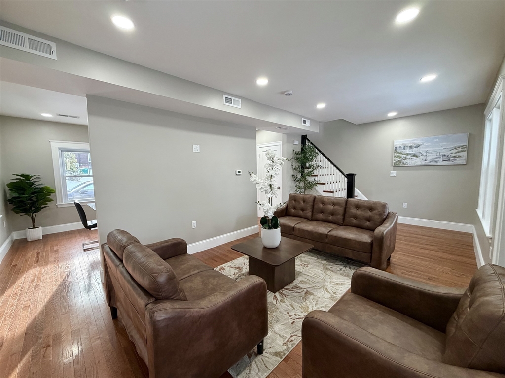 406 Chestnut Street Lynn, MA 01902 - Photo 7 of 38