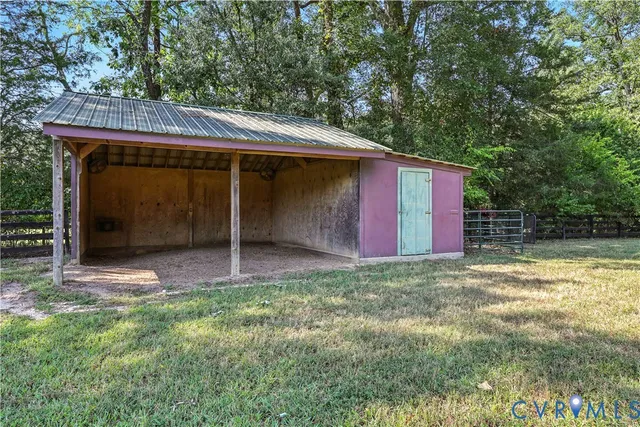 a view of a backyard of house